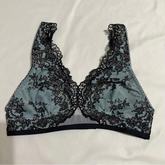 Victoria secret Blue/Black lace Bralette - Picture 1 of 5